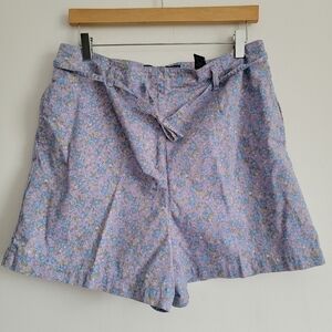 Karen Scott vintage 14P floral light purple high rise shorts